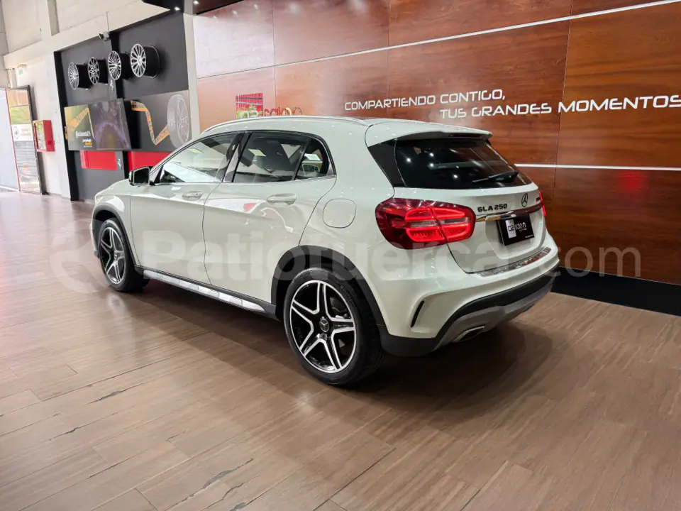 Foto 7 de Mercedes Benz GLA 250 AMG LINE