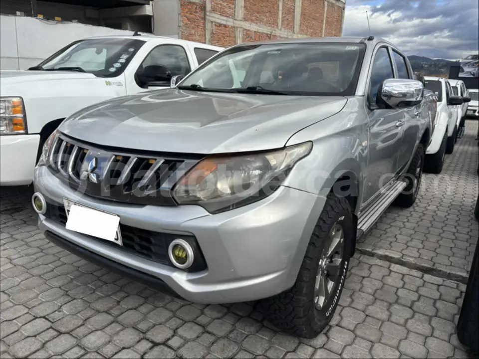 Foto 1 de Mitsubishi L200