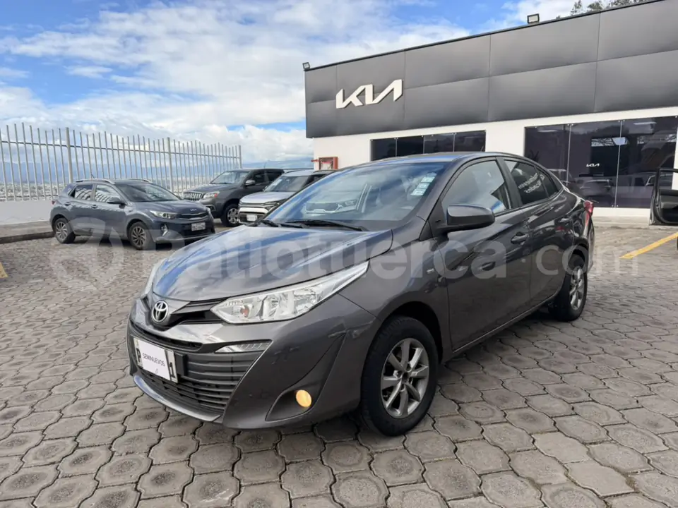 Foto 1 de Toyota Yaris