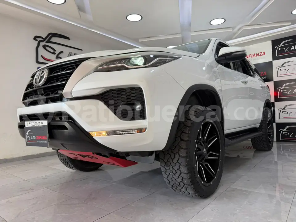 Foto 5 de Toyota New Fortuner