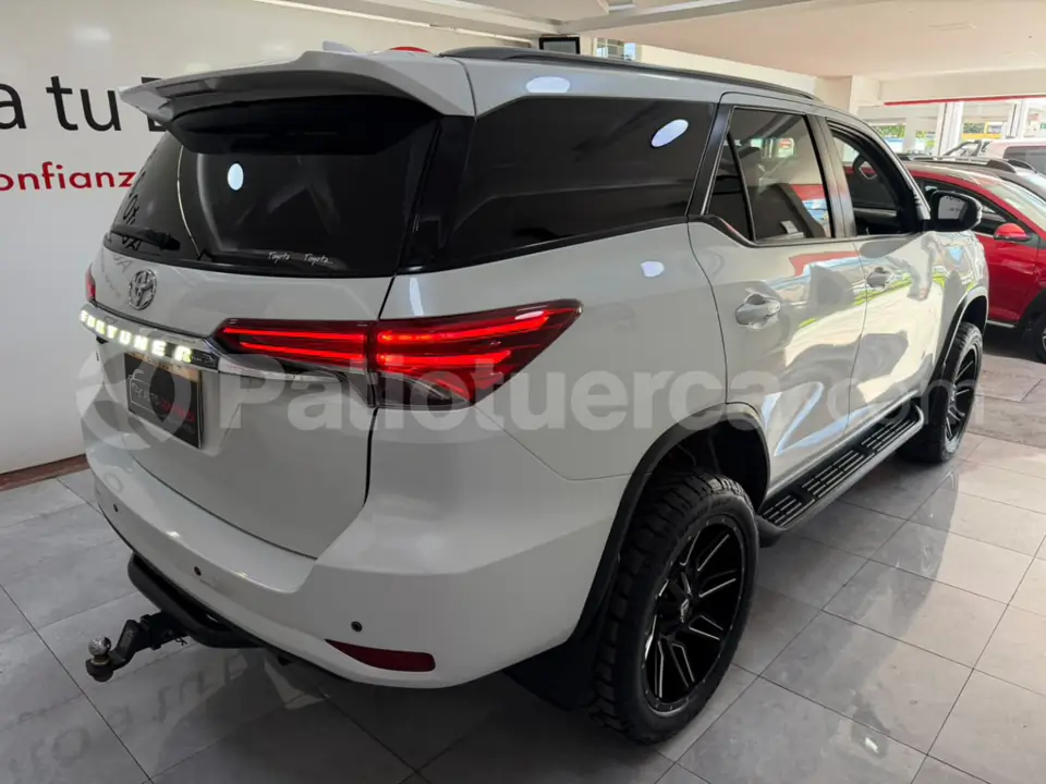 Foto 12 de Toyota New Fortuner