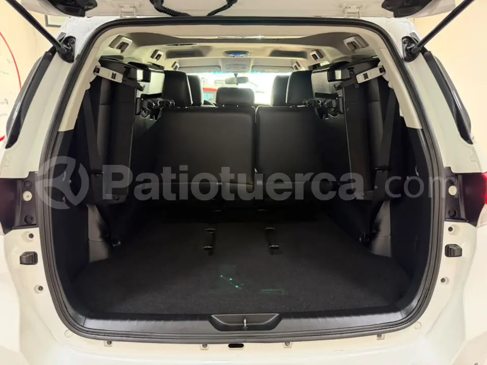 Foto 12 de Toyota New Fortuner