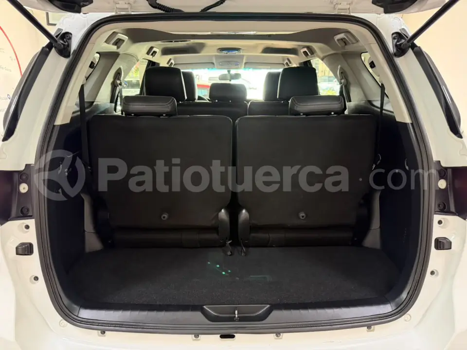 Foto 13 de Toyota New Fortuner