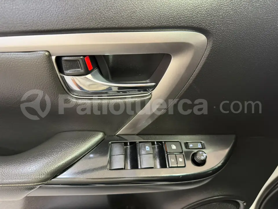Foto 14 de Toyota New Fortuner