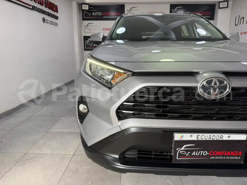 Foto 1 de Toyota RAV 4 XLE