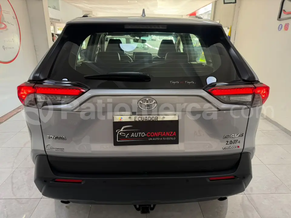 Foto 8 de Toyota RAV 4 XLE
