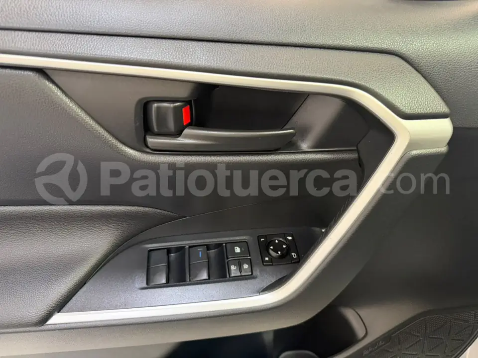 Foto 11 de Toyota RAV 4 XLE