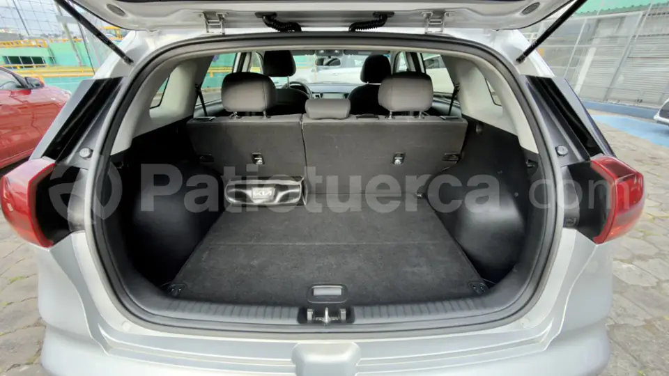 Foto 7 de Kia NIRO