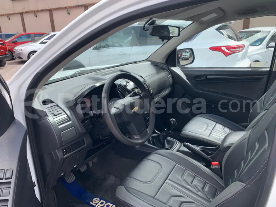 Foto 9 de Chevrolet D-MAX CRDI  3.0 CD 4X2  DIESEL