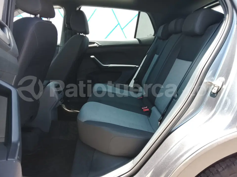 Foto 4 de Volkswagen T-CROSS CONFORTLINE AC