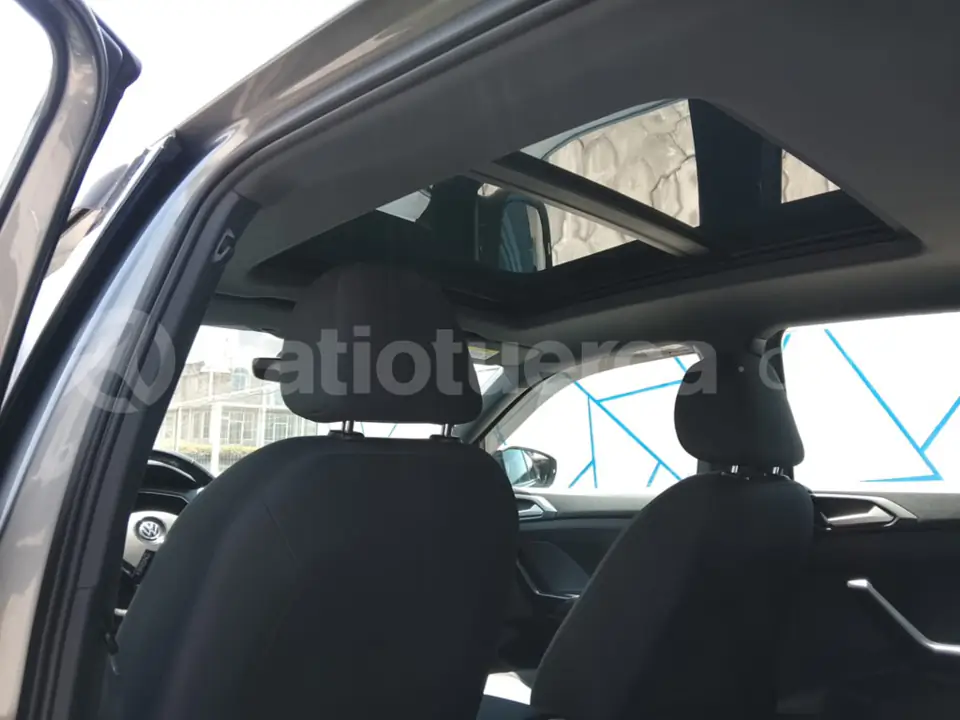 Foto 6 de Volkswagen T-CROSS CONFORTLINE AC