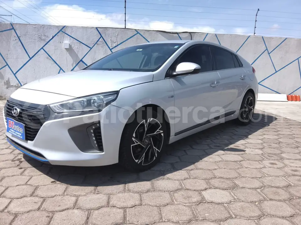 Foto 1 de Hyundai Ioniq Hybrid