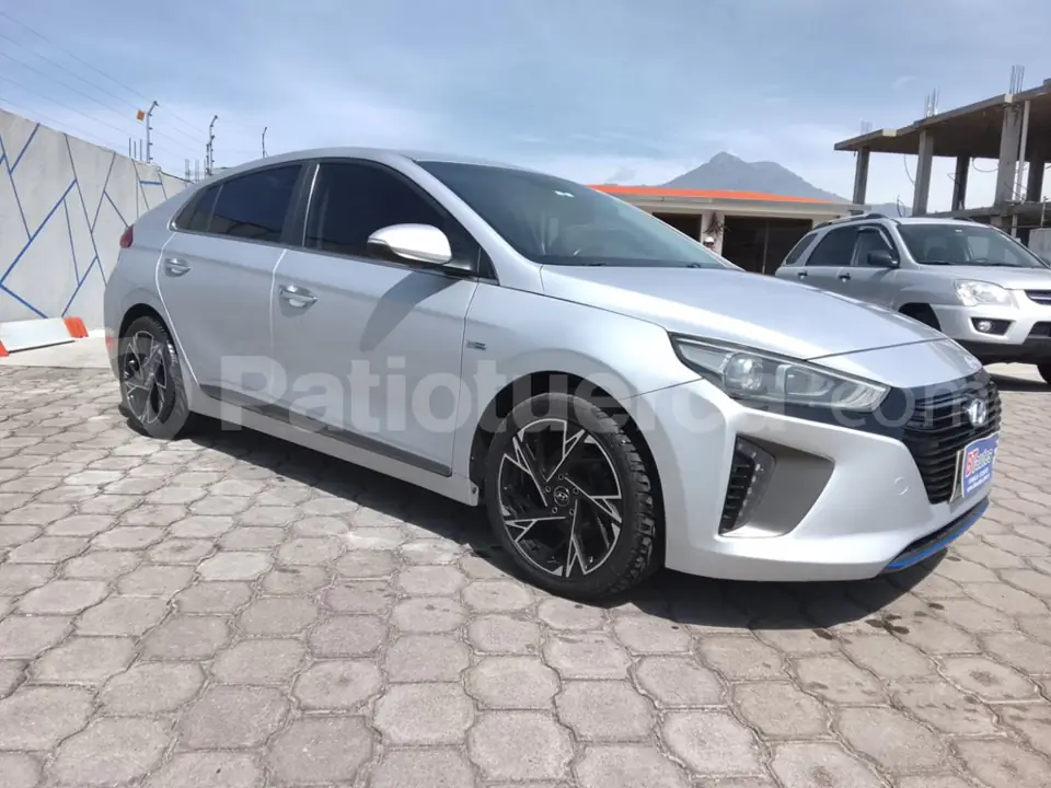 Foto 2 de Hyundai Ioniq Hybrid