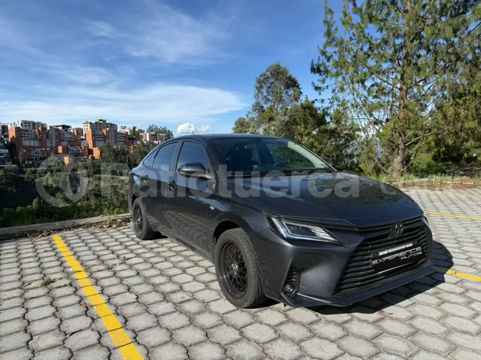 Foto 2 de Toyota New Yaris