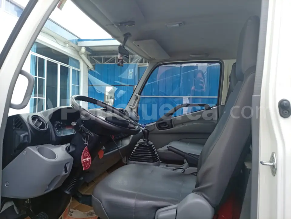 Foto 7 de Hino XZU710L-HKFML3 AC 4.0 2P 4X2