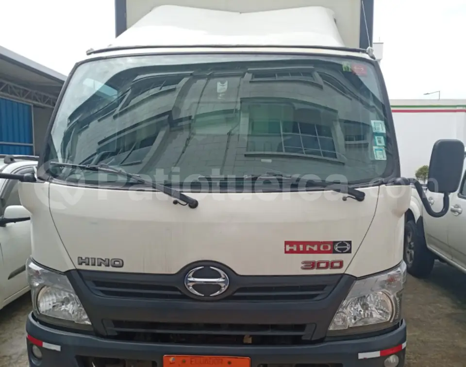 Foto 1 de Hino XZU710L-HKFML3 AC 4.0 2P 4X2