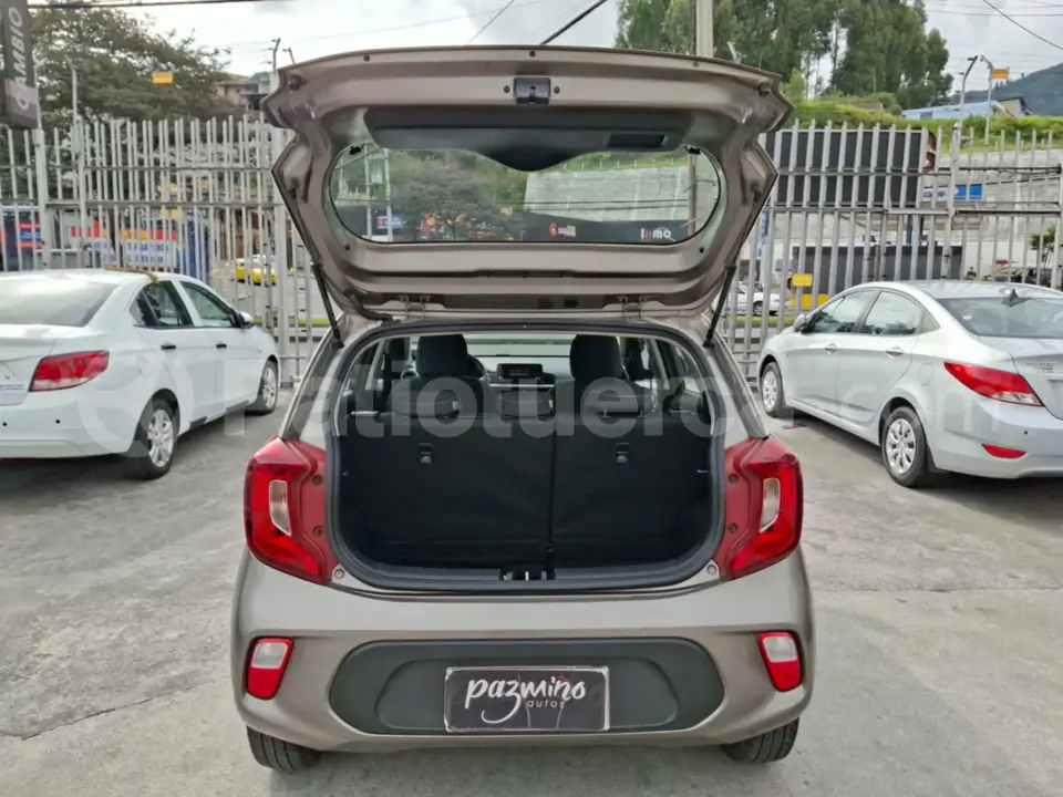 Foto 8 de Kia PICANTO LX