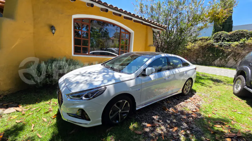 Foto 1 de Hyundai Sonata Hybrid