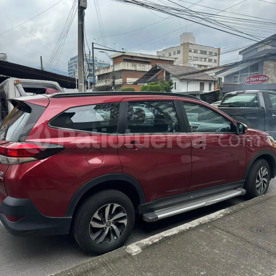 Foto 3 de Toyota Rush