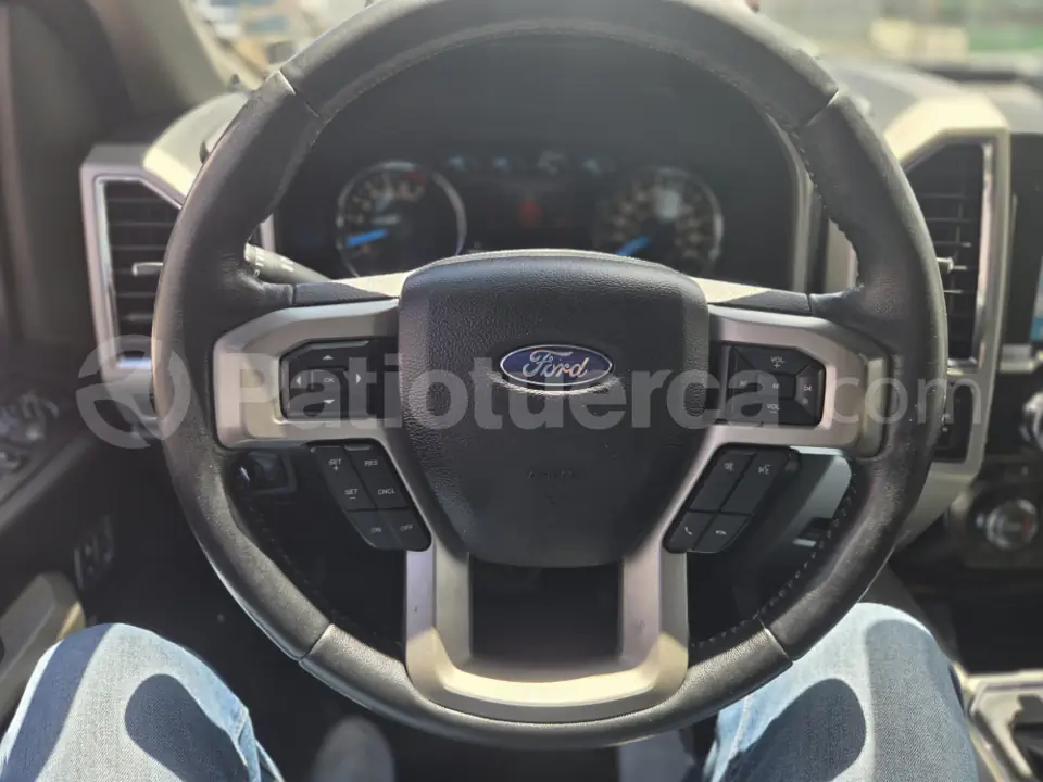 Foto 15 de Ford F150 Lariat