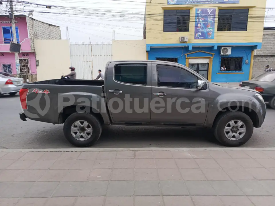 Foto 1 de Chevrolet D-MAX CRDI FULL AC 3.0 CD 4X4 TM DIESEL