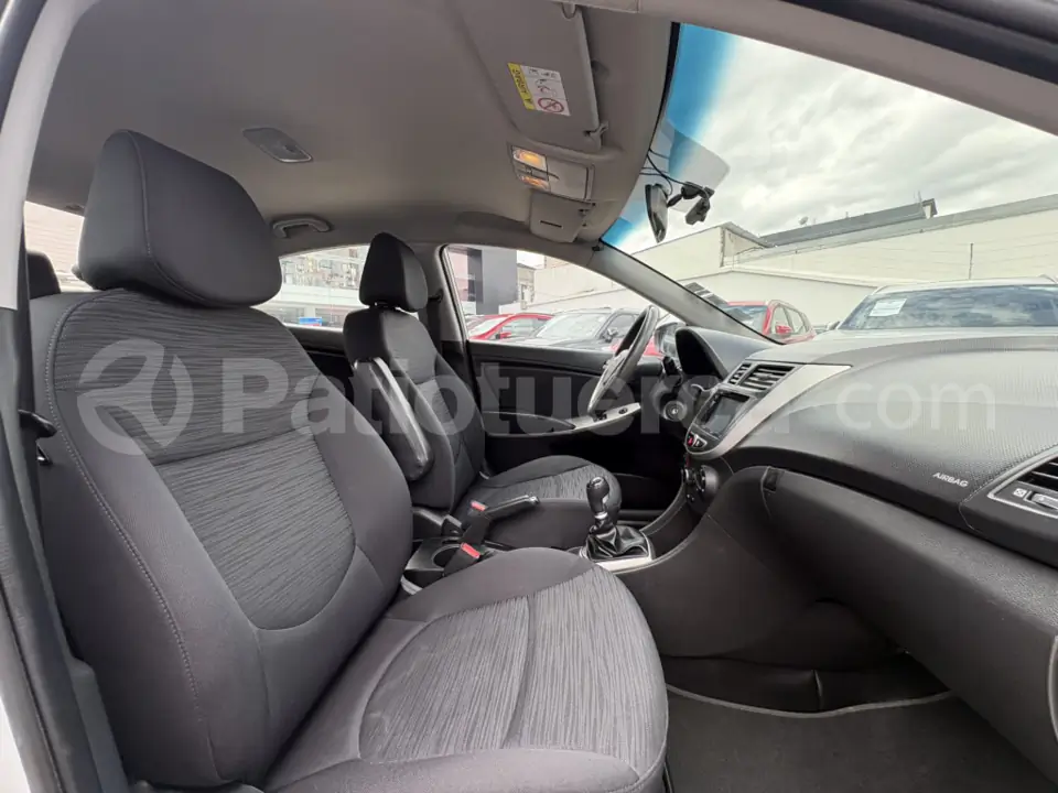 Foto 8 de Hyundai Accent
