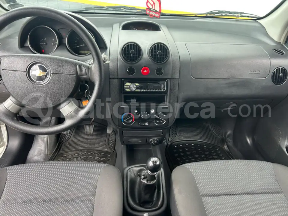 Foto 7 de Chevrolet Aveo Family