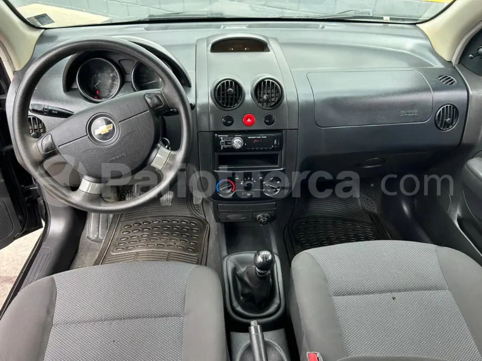 Foto 7 de Chevrolet Aveo Family