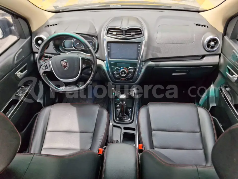 Foto 10 de Shineray MPV 750