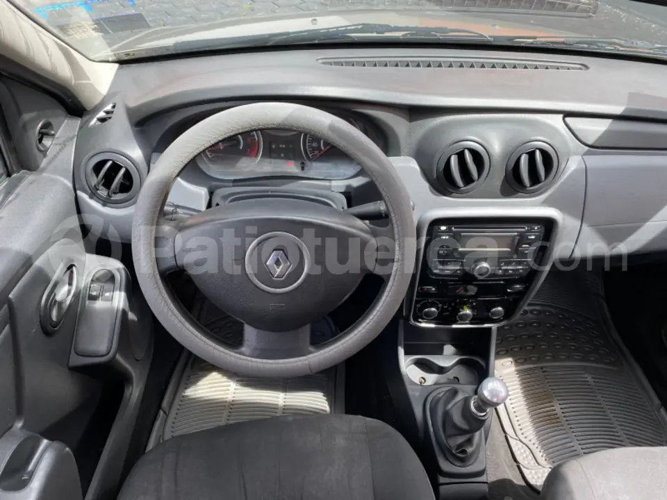 Foto 4 de Renault Logan Familier