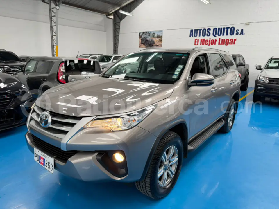 Foto 3 de Toyota Fortuner 2.7