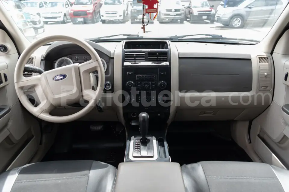 Foto 8 de Ford ESCAPE XLS