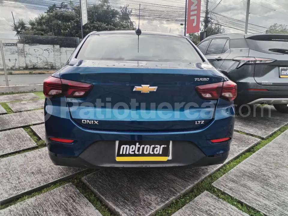 Foto 2 de Chevrolet ONIX LTZ TURBO