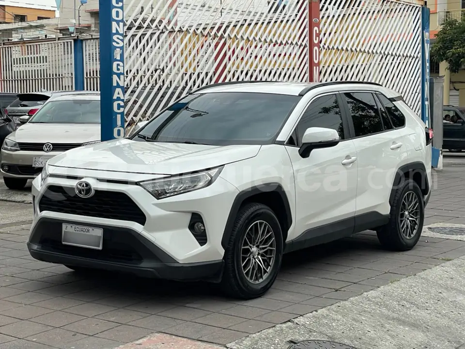 Foto 3 de Toyota RAV4 LS