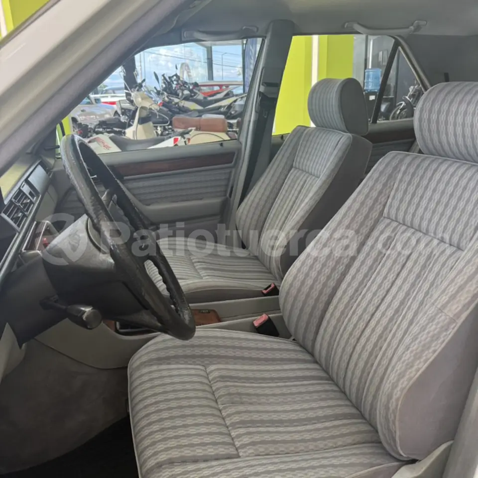 Foto 4 de Mercedes Benz 230E