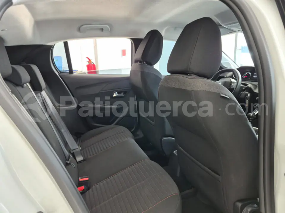Foto 8 de Peugeot 208