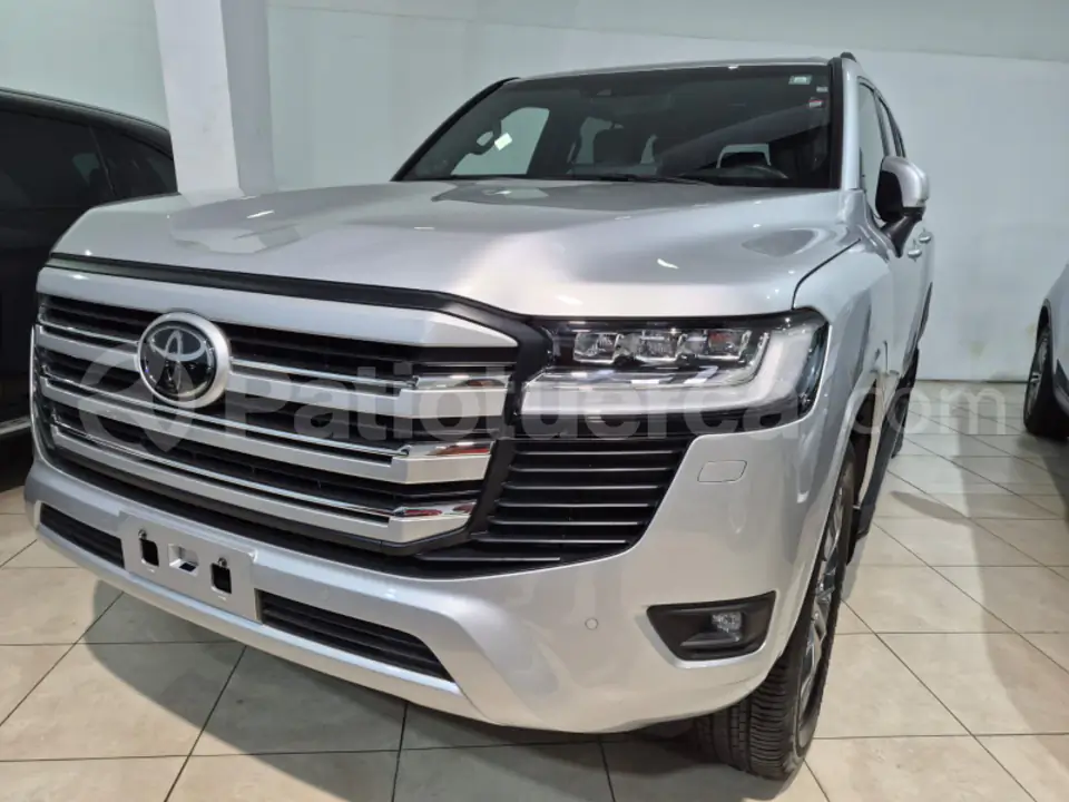 Foto 3 de Toyota Land Cruiser 300