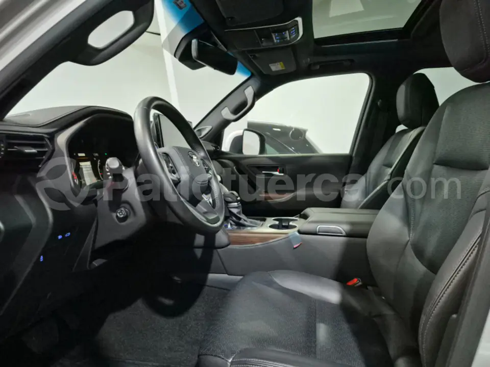 Foto 4 de Toyota Land Cruiser 300