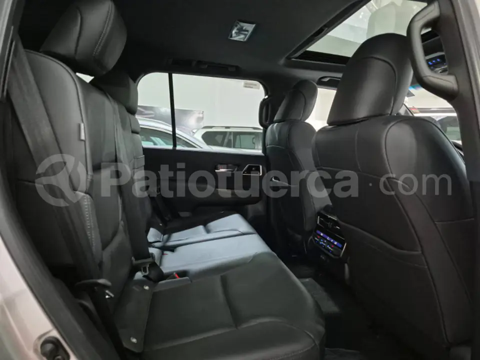 Foto 6 de Toyota Land Cruiser 300