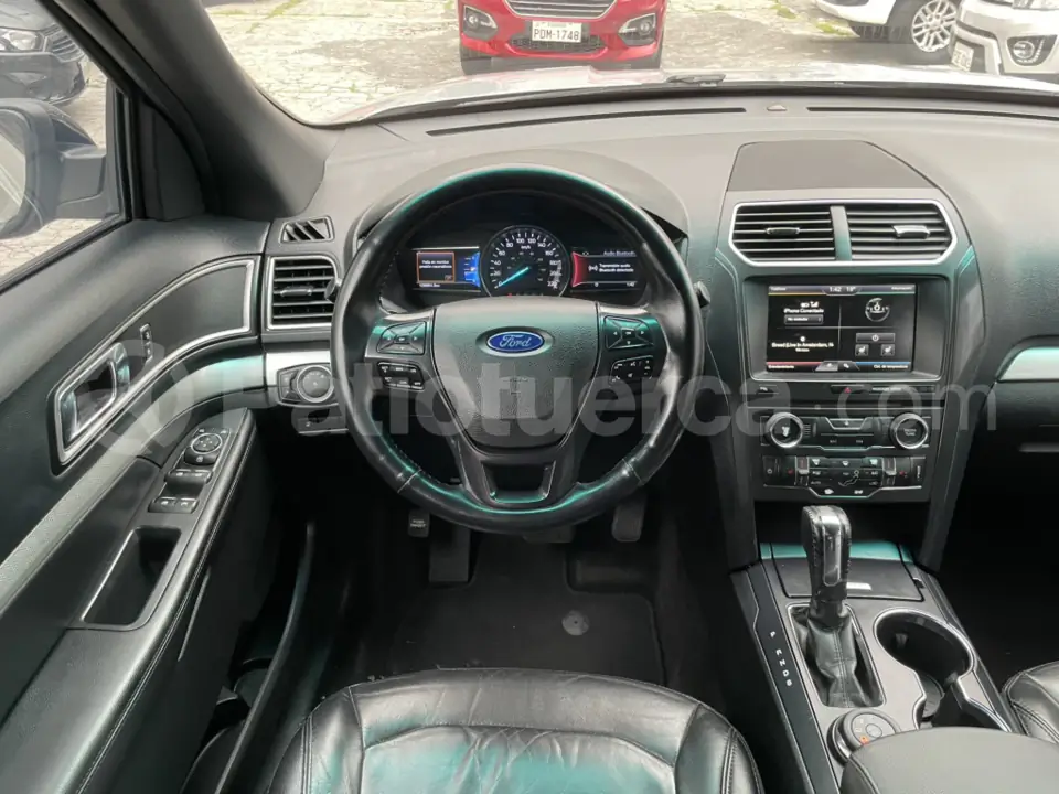 Foto 19 de Ford Explorer XLT