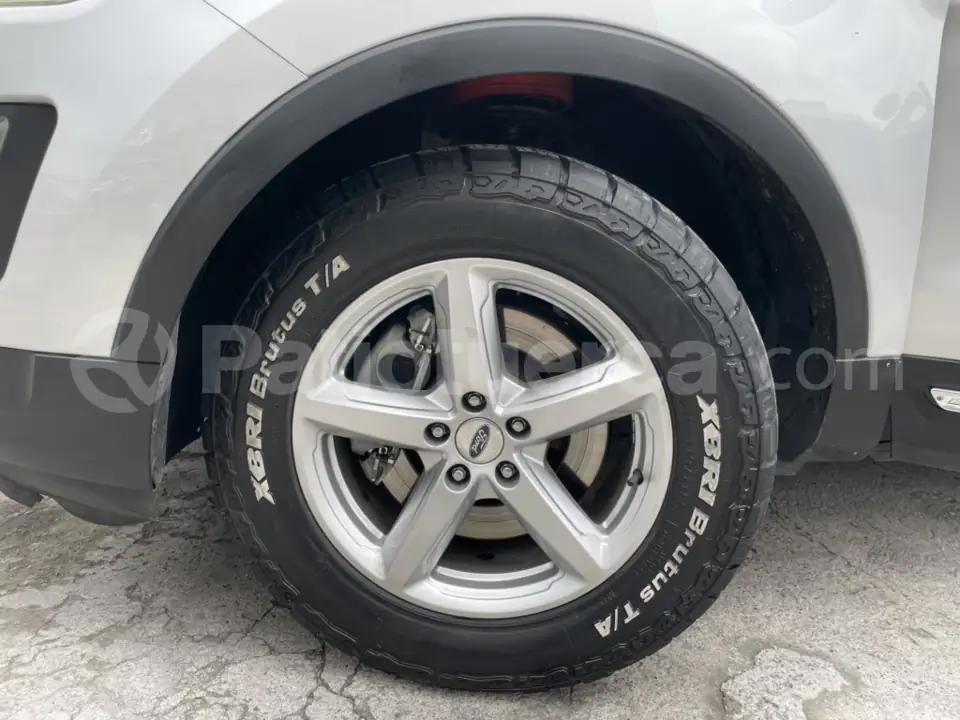 Foto 34 de Ford Explorer XLT