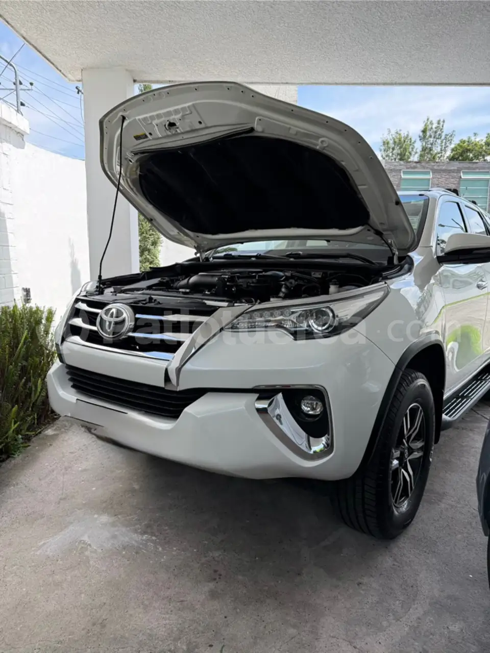Foto 1 de Toyota Fortuner 4.0