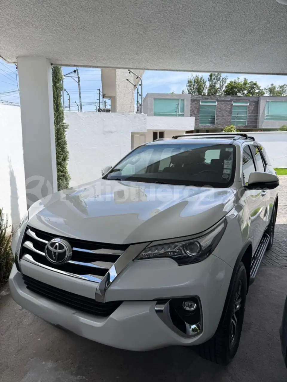 Foto 4 de Toyota Fortuner 4.0