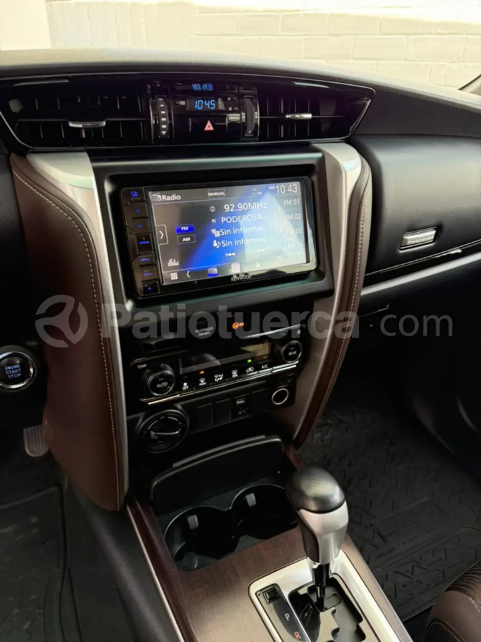 Foto 11 de Toyota Fortuner 4.0