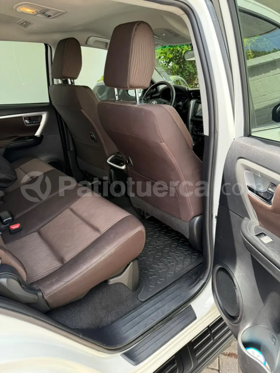 Foto 13 de Toyota Fortuner 4.0