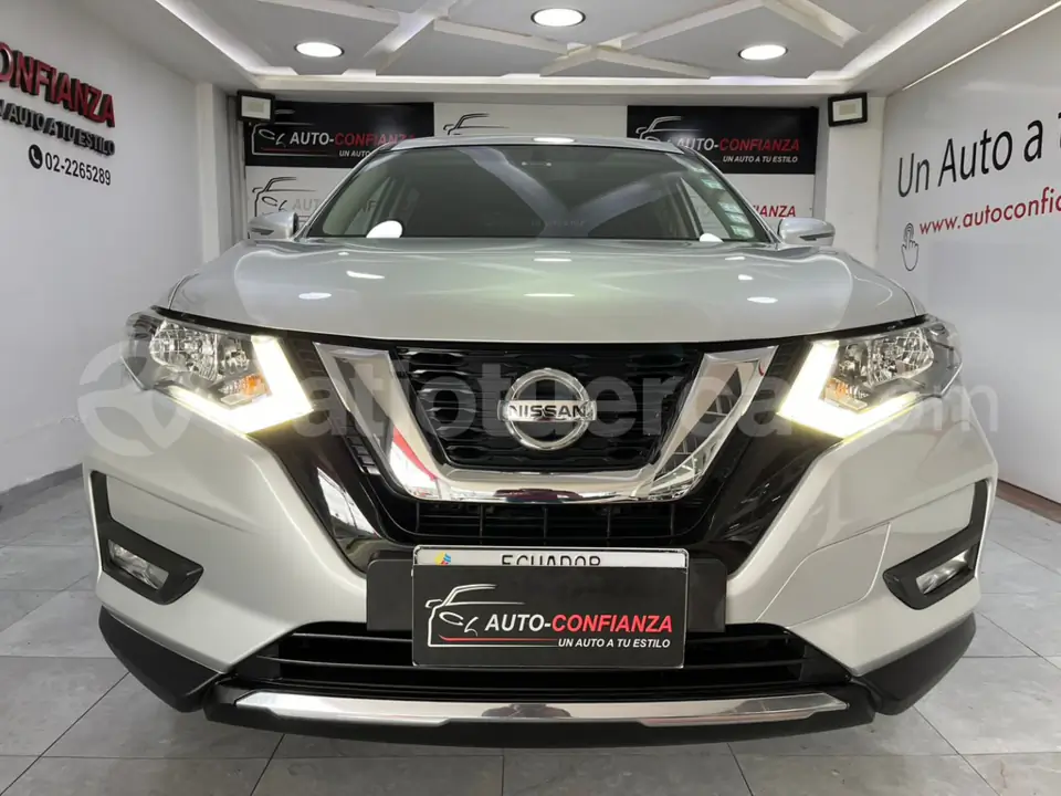 Foto 3 de Nissan XTRAIL SENSE