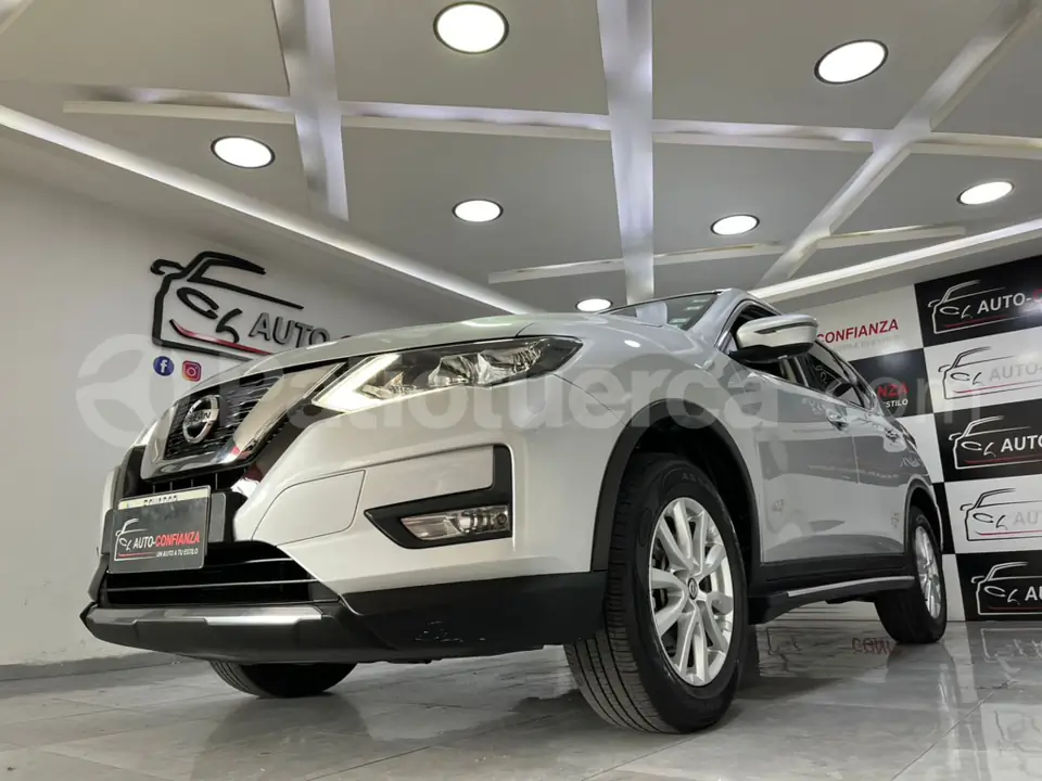 Foto 4 de Nissan XTRAIL SENSE