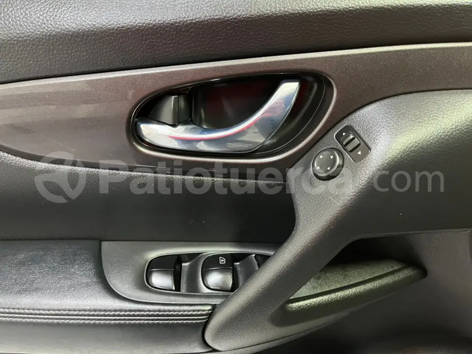 Foto 10 de Nissan XTRAIL SENSE