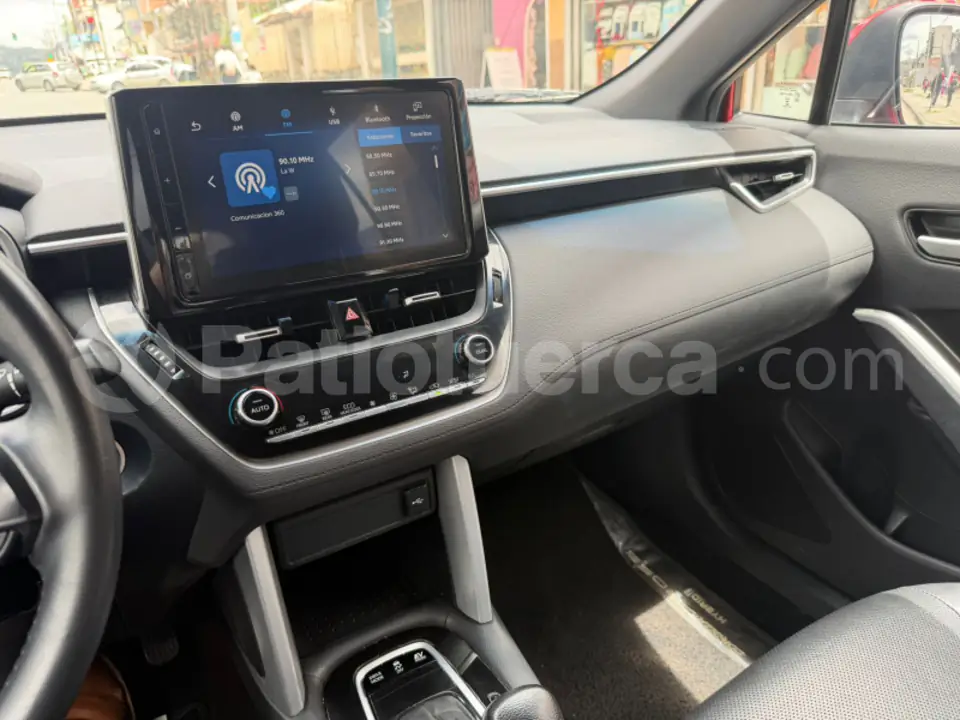 Foto 6 de Toyota Corolla Cross High
