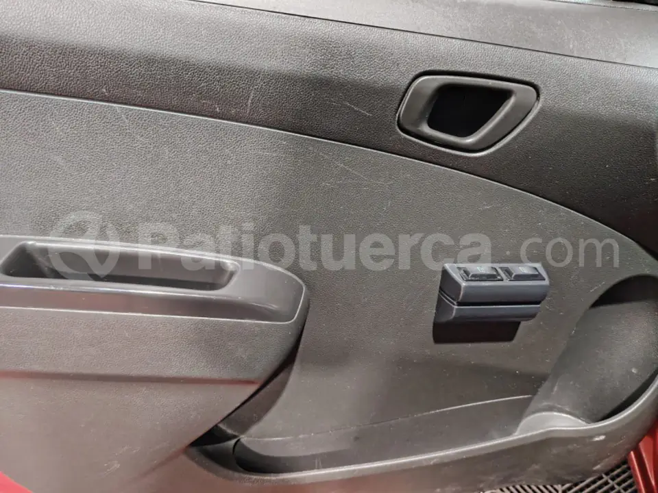 Foto 8 de Chevrolet SPARK GT LS